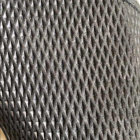 Black Aldo heels. Size 6. - Picture 5 of 6